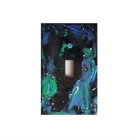 Hand Crafted Abstract Design Single Toggle Light Switch Plate - Picture 2 of 2